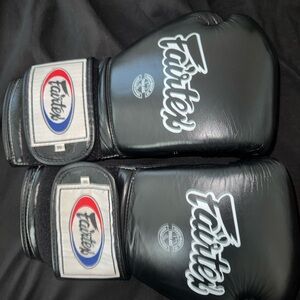 BGV19 FAIRTEX BOXING GLOVES 16 OZ
